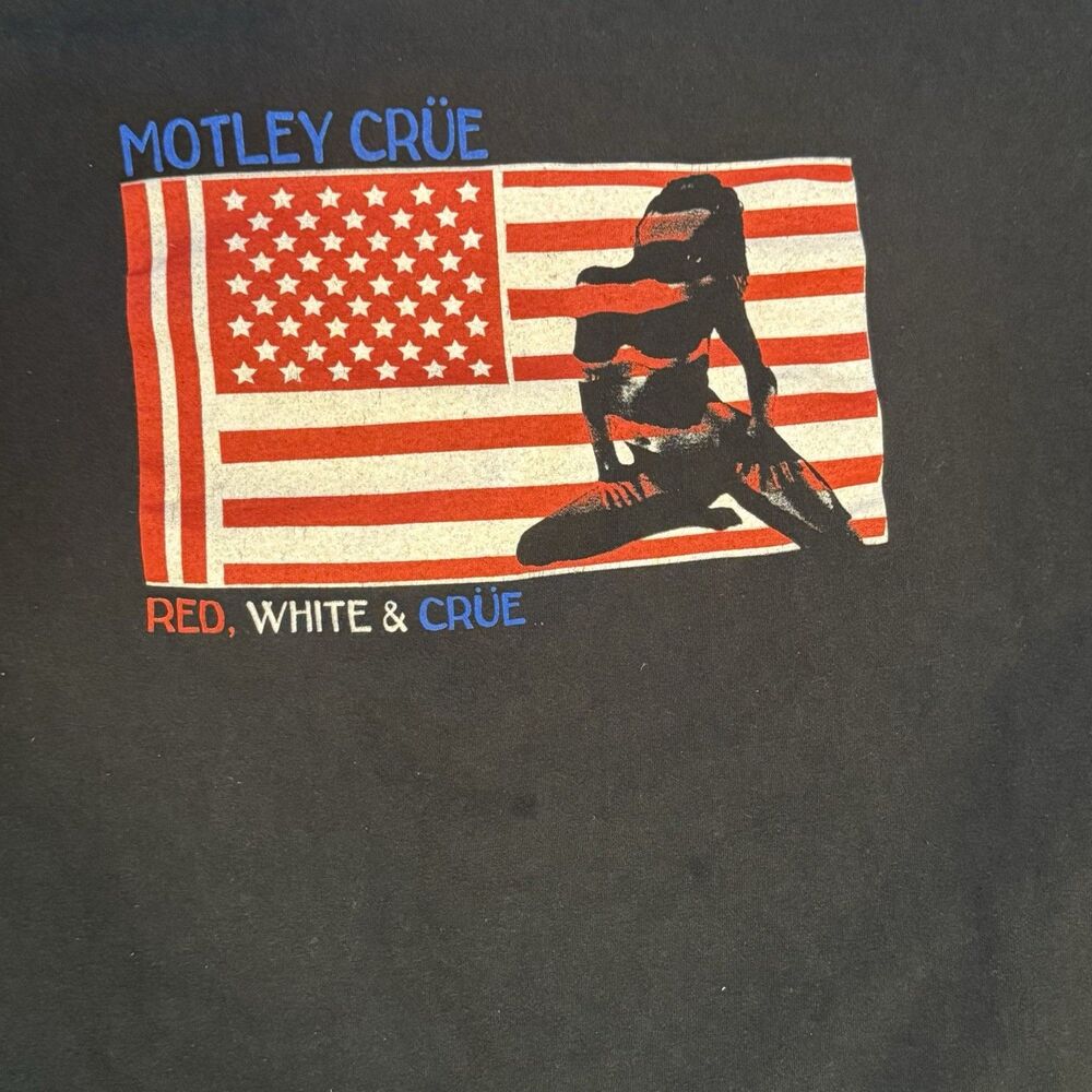 Vintage Motley Crue Red White and Crue 2005 Tour Shirt Heavy Metal Band Sz XL